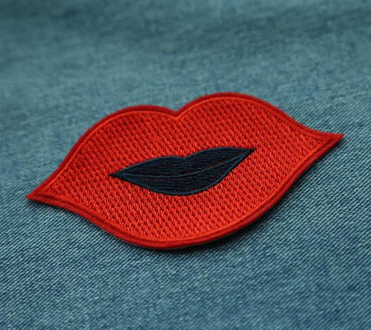 cheap Red Sexy Mouth Custom embroidery textile patches For Clothing